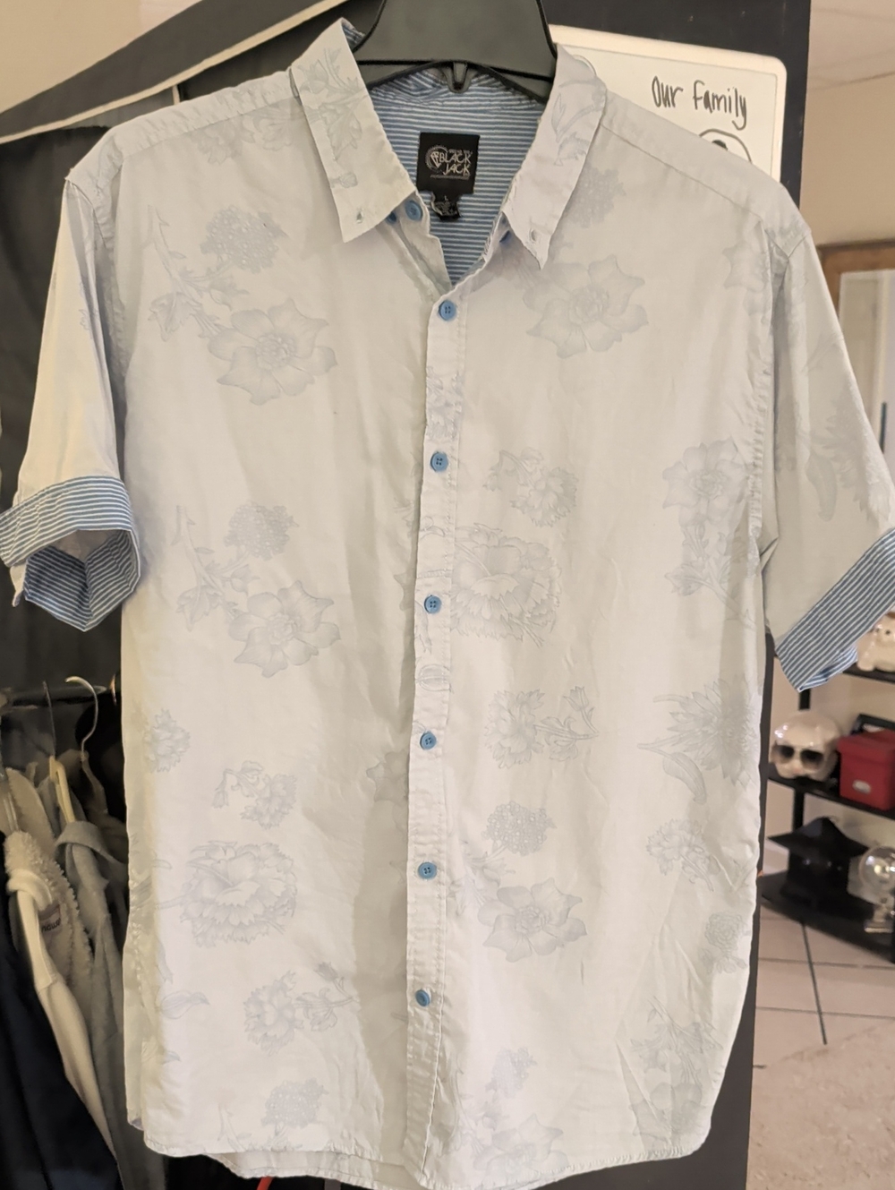 Light Blue Short-Sleeve Button-Down Shirt with Subtle Floral Jacquard